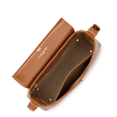 Sac besace A rabat avec fermoir Zoé 2.0 Lancaster 480-012 Camel